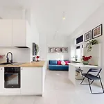 Moko55 With Terrace Center